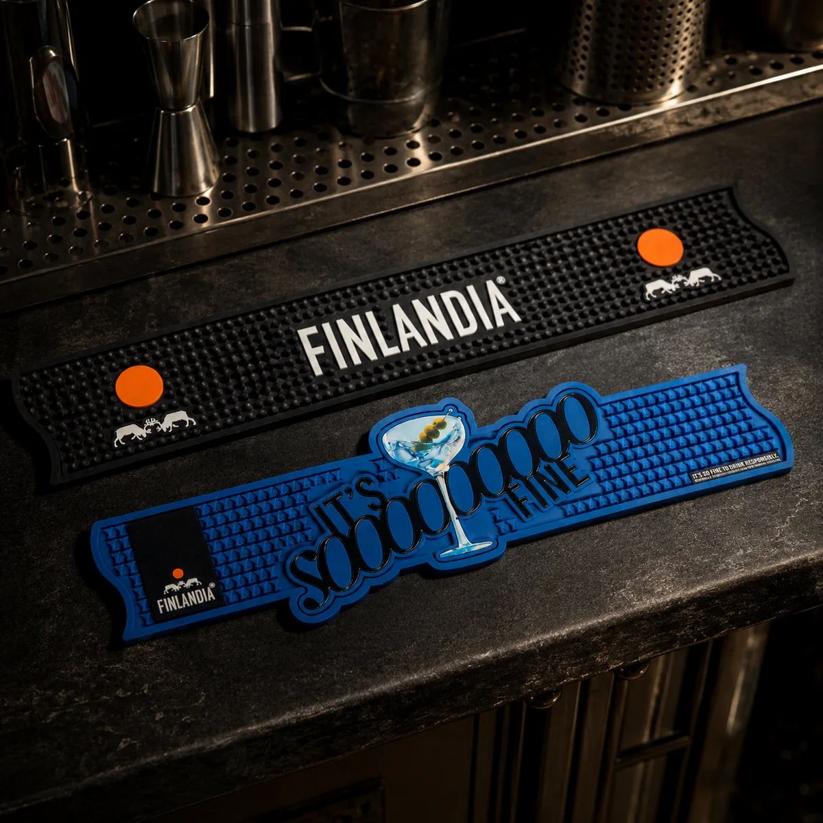 Gumi bárpult-alátétek Finlandia felirattal, sötét márványon